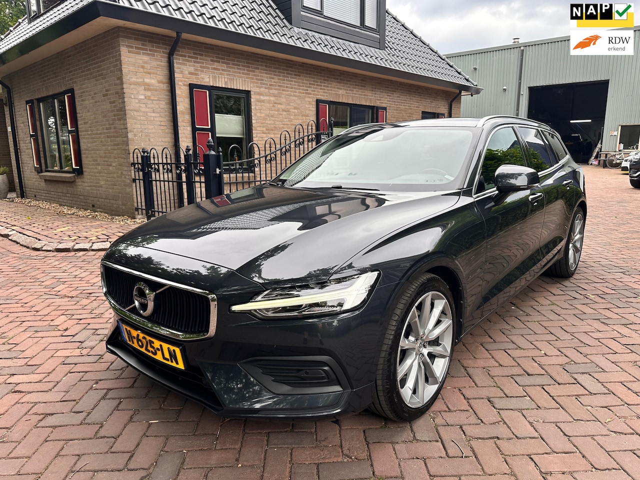 Volvo V60 - 2.0 T4 Momentum Pro Pano/Memory/Digital cockpit - AutoWereld.nl