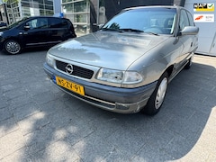 Opel Astra - 1.6i Season APK NAP AUTOMAAT RIJDT EN SCHAKELT PERFECT
