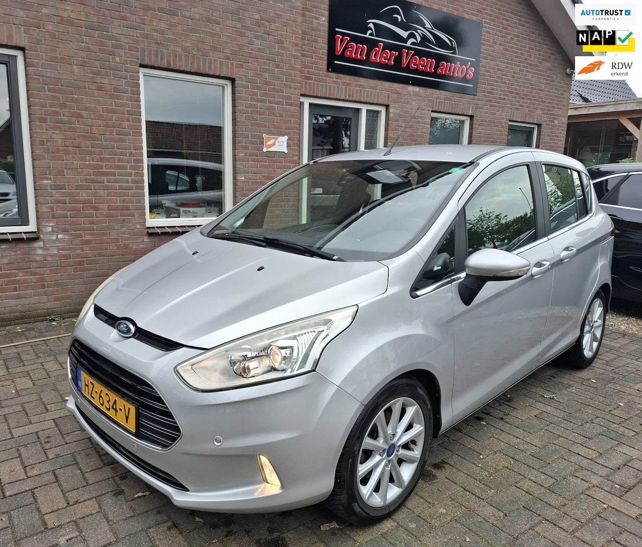 Ford B-Max - 1.0 EcoBoost Titanium. Nieuwe distributieriem + groot onderhoud gehad. O.a. camera, navi, - AutoWereld.nl