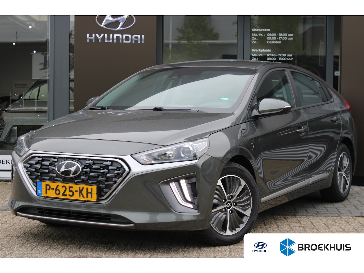 Hyundai IONIQ - 1.6 GDi PHEV i-Motion | Achteruitrijcamera | Airco (automatisch) | Oplaadmogelijkheid - AutoWereld.nl