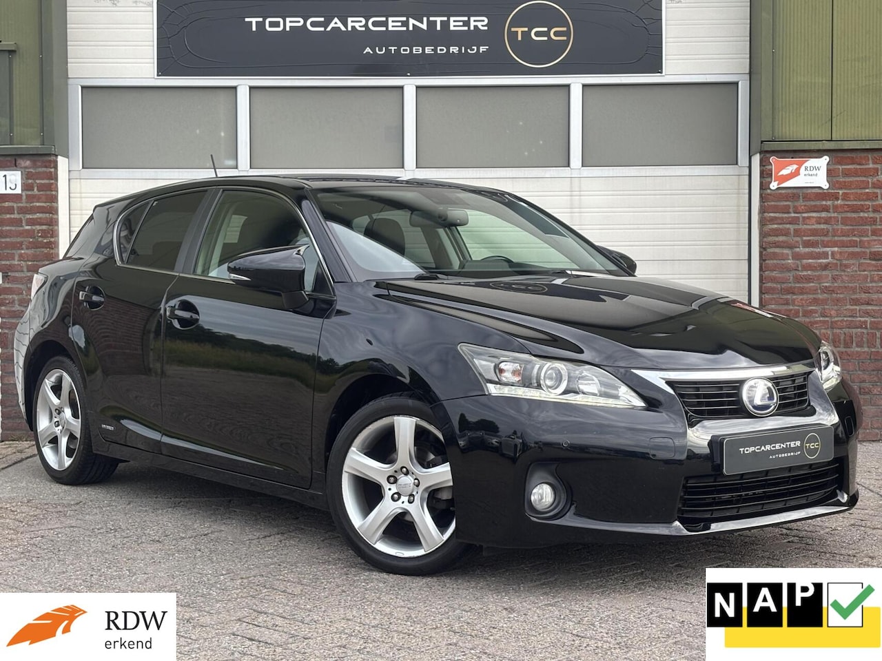 Lexus CT 200h - Business Line Pro/CAMERA/PARKS/NAVI/APK/NAP - AutoWereld.nl