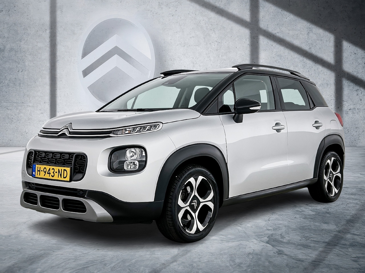 Citroën C3 Aircross - 110 pk Shine | Rijklaar | TwoTone | 17'' LMV | Climate Control | Navigatie | Apple Carplay - AutoWereld.nl