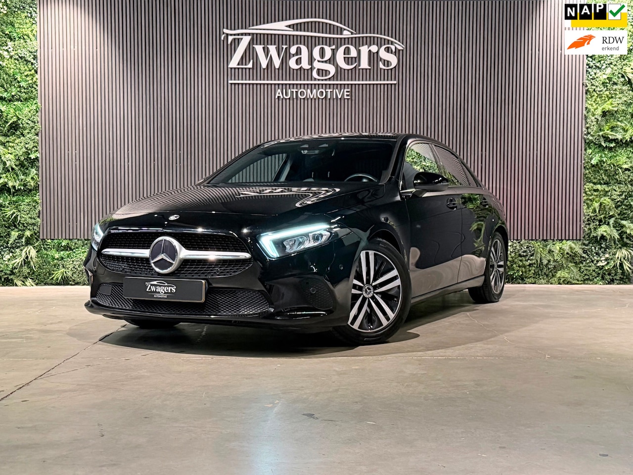 Mercedes-Benz A-klasse - 180 Business Solution Luxury | Automaat | Sfeerverlichting | Garantie - AutoWereld.nl
