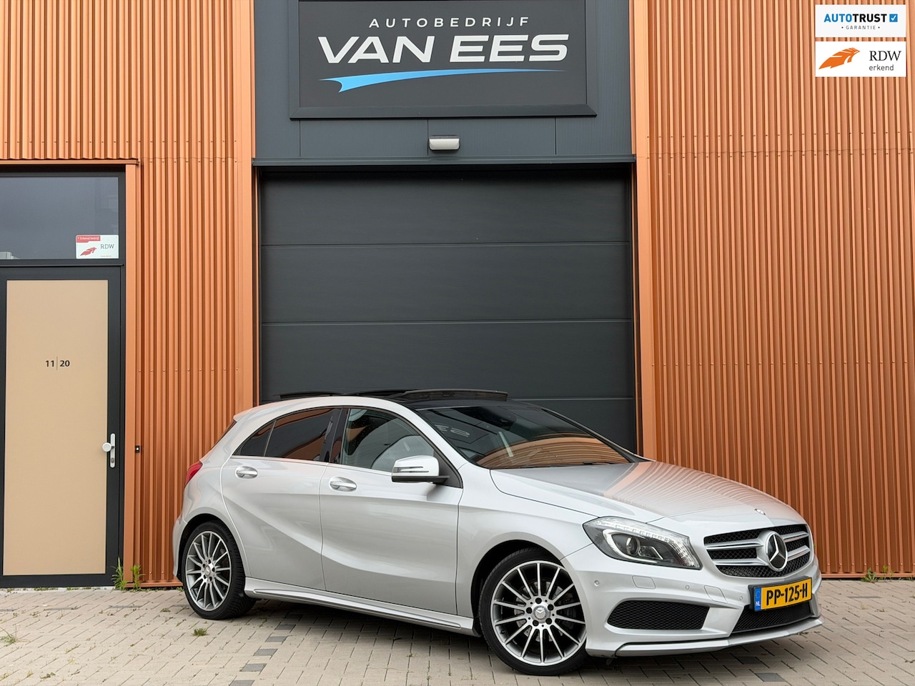 Mercedes-Benz A-klasse - 180 Prestige AMG|Pano|Harman Kardon|Achteruitrijcamera|Stoelverwarming|Navi|Full Option - AutoWereld.nl