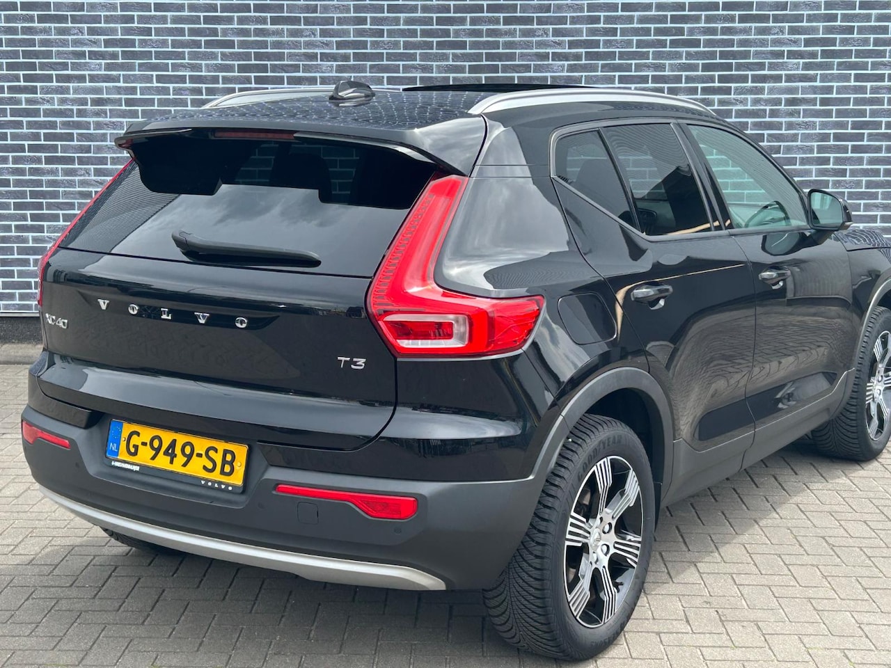 Volvo XC40 - 1.5 T3 Momentum Pro | Trekhaak | Panoramadak | Achteruitrijcamera | Parkeersensoren | Navi - AutoWereld.nl