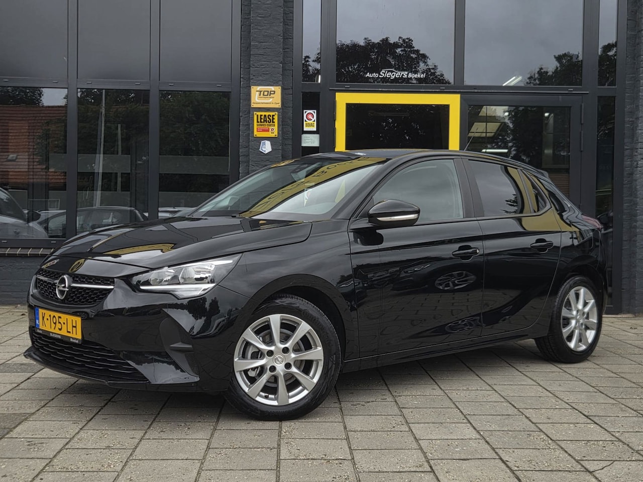 Opel Corsa - 1.2 Edition 100PK | Parkeersensoren Achter | Apple Car | Android Auto | - AutoWereld.nl