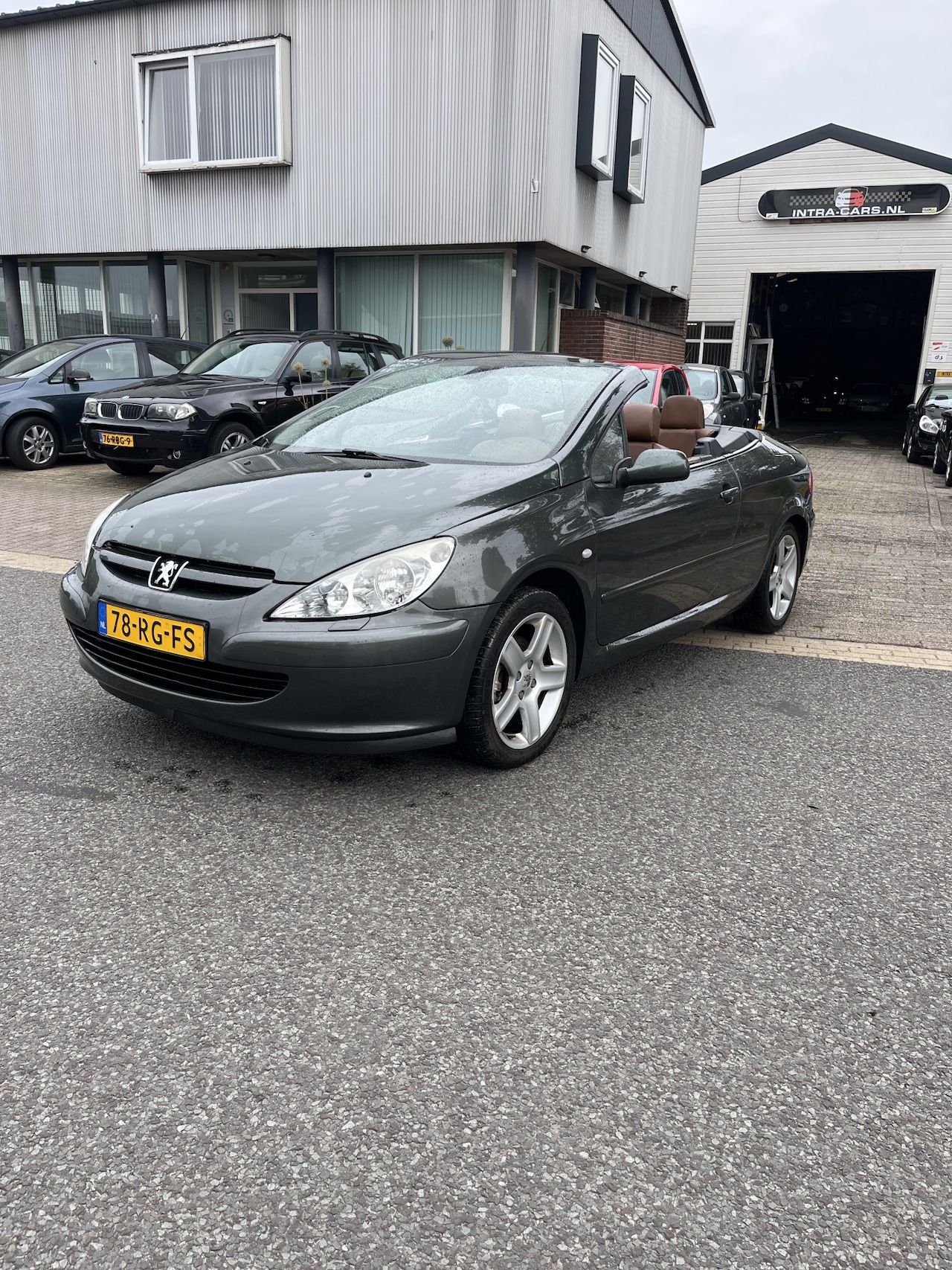 Peugeot 307 CC - 2.0-16V Nette en goed rijdende Cabrio met een nieuwe Apk keuring. Leer,navi enz. LET OP: I - AutoWereld.nl
