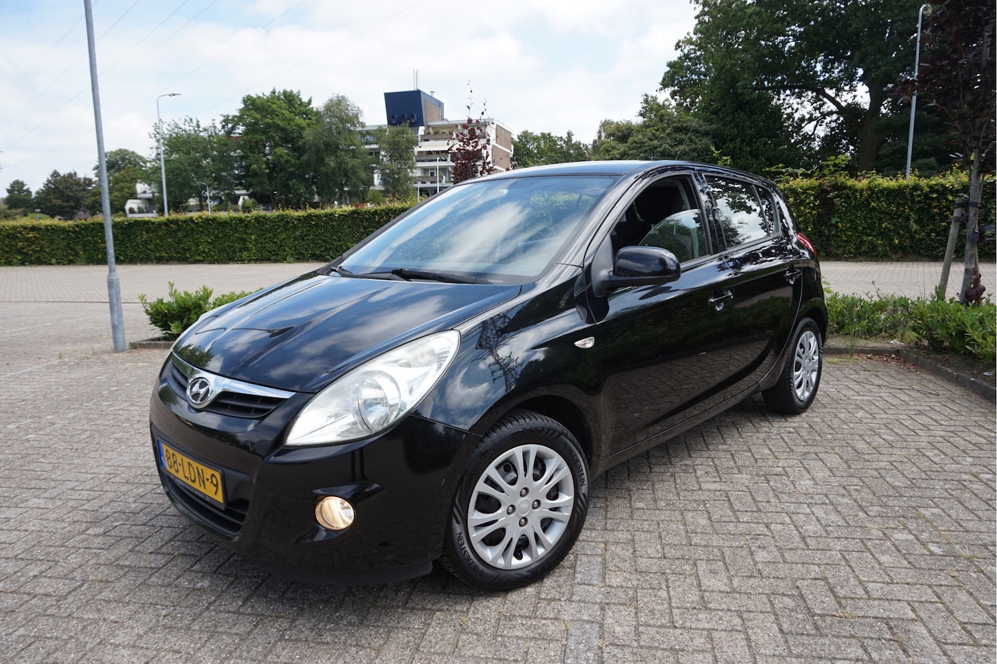Hyundai i20 - 1.2i DynamicVersion AIRCO - AutoWereld.nl