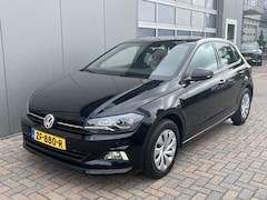 Volkswagen Polo - 1.0 TSI Comfortline / PARKEER SENSOREN V+A/ CRUISE/ AIRCO/ NAVI/ DAB