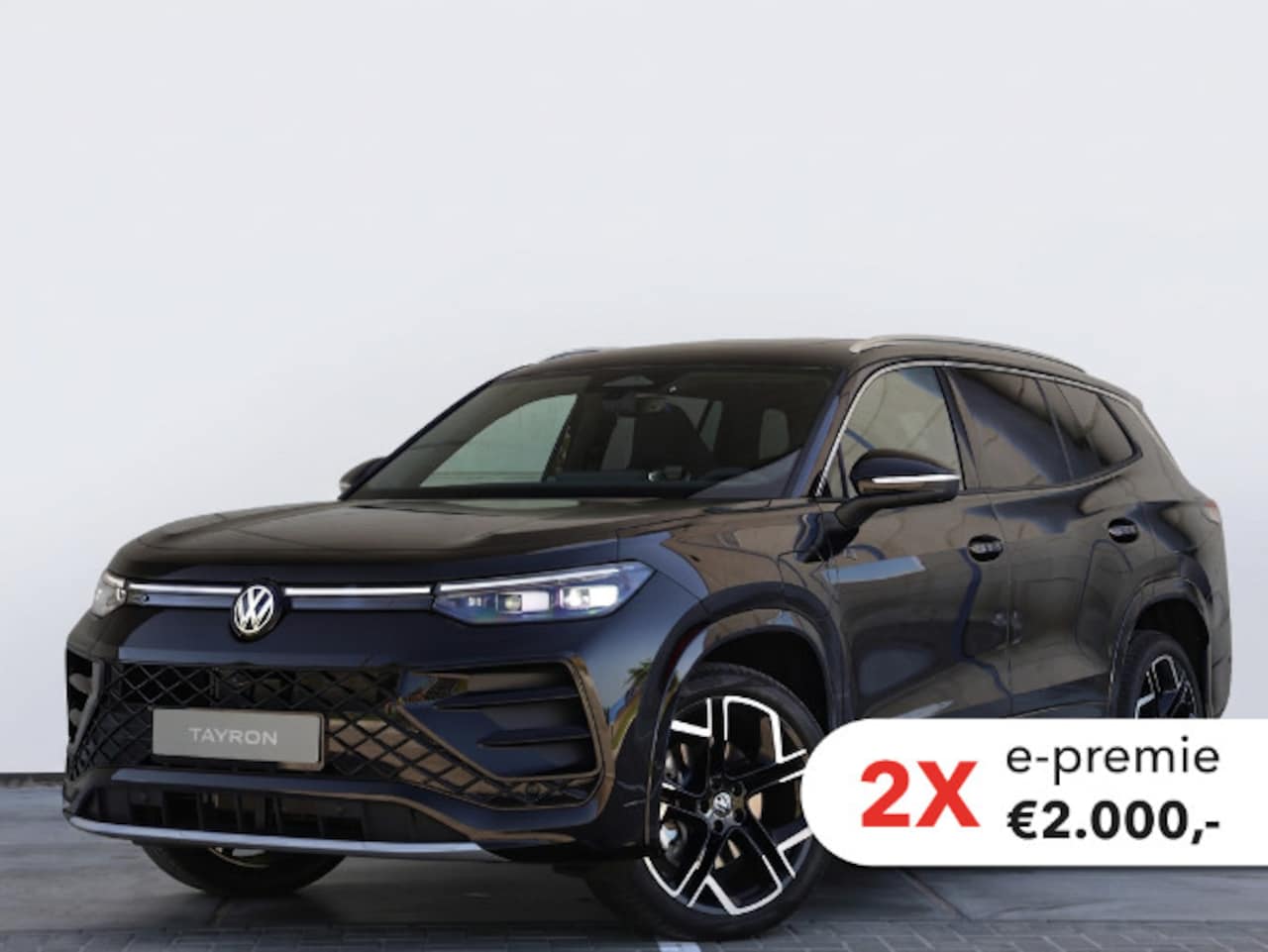 Volkswagen Tayron - R-Line Edition 1.5 eHybrid 272 PK | Stoel - stuurverwarming | Led Matrix | Trekhaak | Pano - AutoWereld.nl