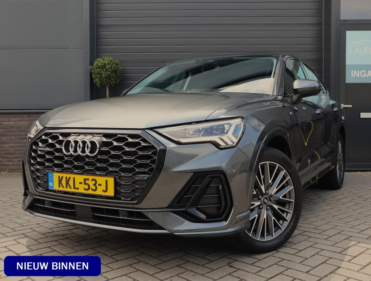 Audi Q3 Sportback - 40 TFSI quattro S Edition | S-line | Pano | Trekhaak | all weather banden | Leer - AutoWereld.nl