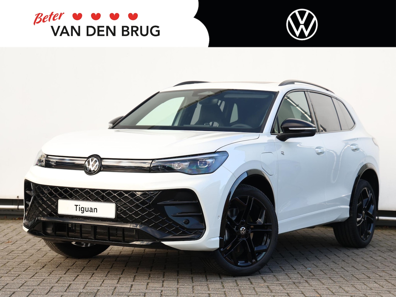 Volkswagen Tiguan - R-Line Edition 1.5 eHybrid 200 kW / 272 PK SUV 6 v | Panoramadak | Trekhaak | 360 Camera | - AutoWereld.nl