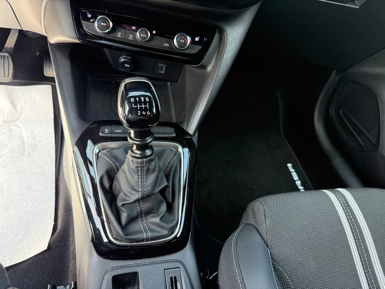 Opel Corsa - 1.2 T GS Eerste eigenaar