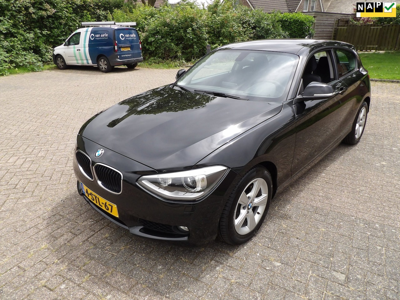 BMW 1-serie - 116i EDE Executive navi airco - AutoWereld.nl