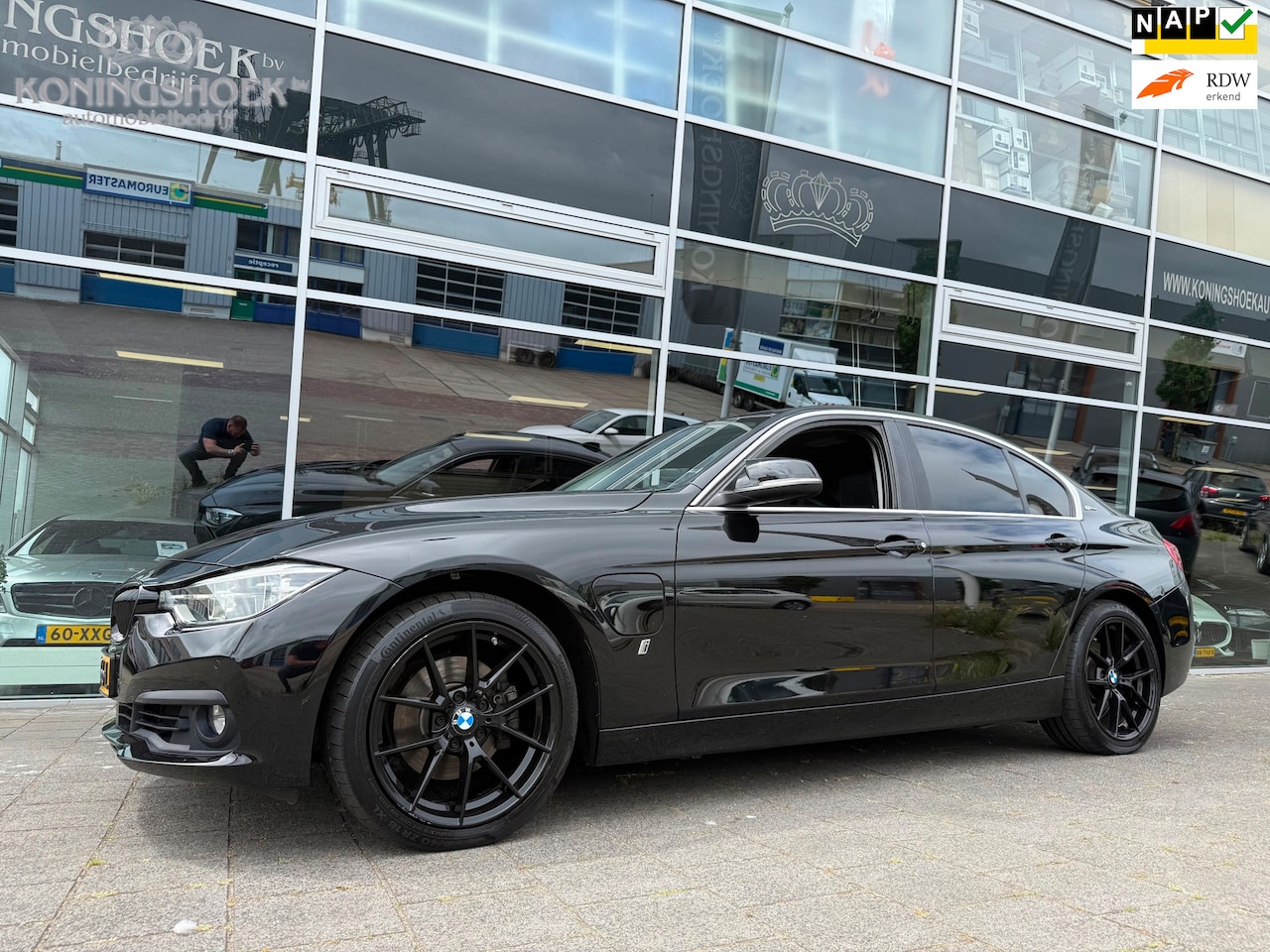 BMW 3-serie - 330e Centennial Executive 330e Centennial Executive - AutoWereld.nl