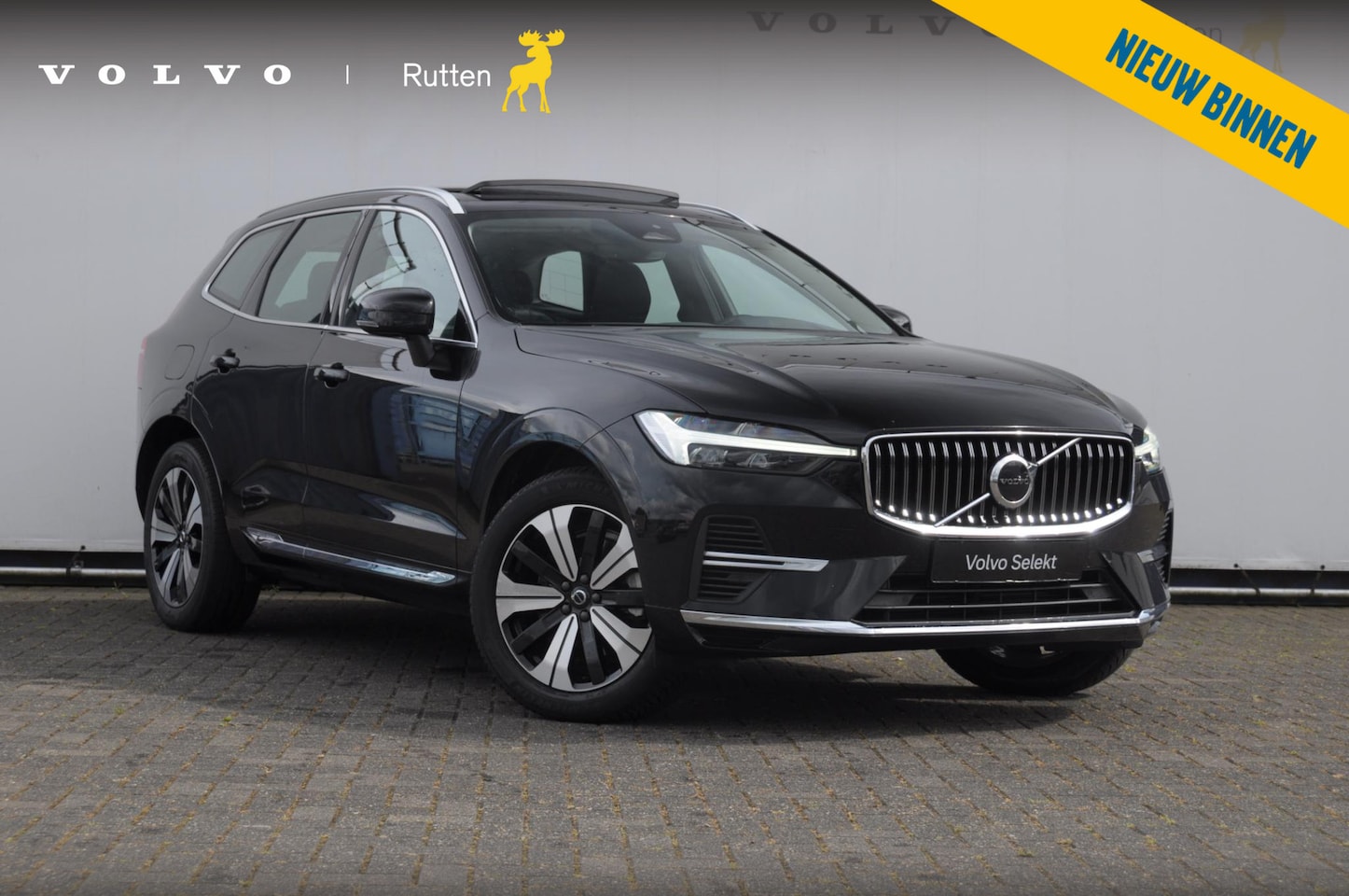 Volvo XC60 - 350PK Automaat T6 AWD Plus Bright / Navigatie / Elektrisch glazen schuif-kanteldak / Leren - AutoWereld.nl
