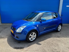 Suzuki Swift - 1.5 Exclusive. Airco Carplay