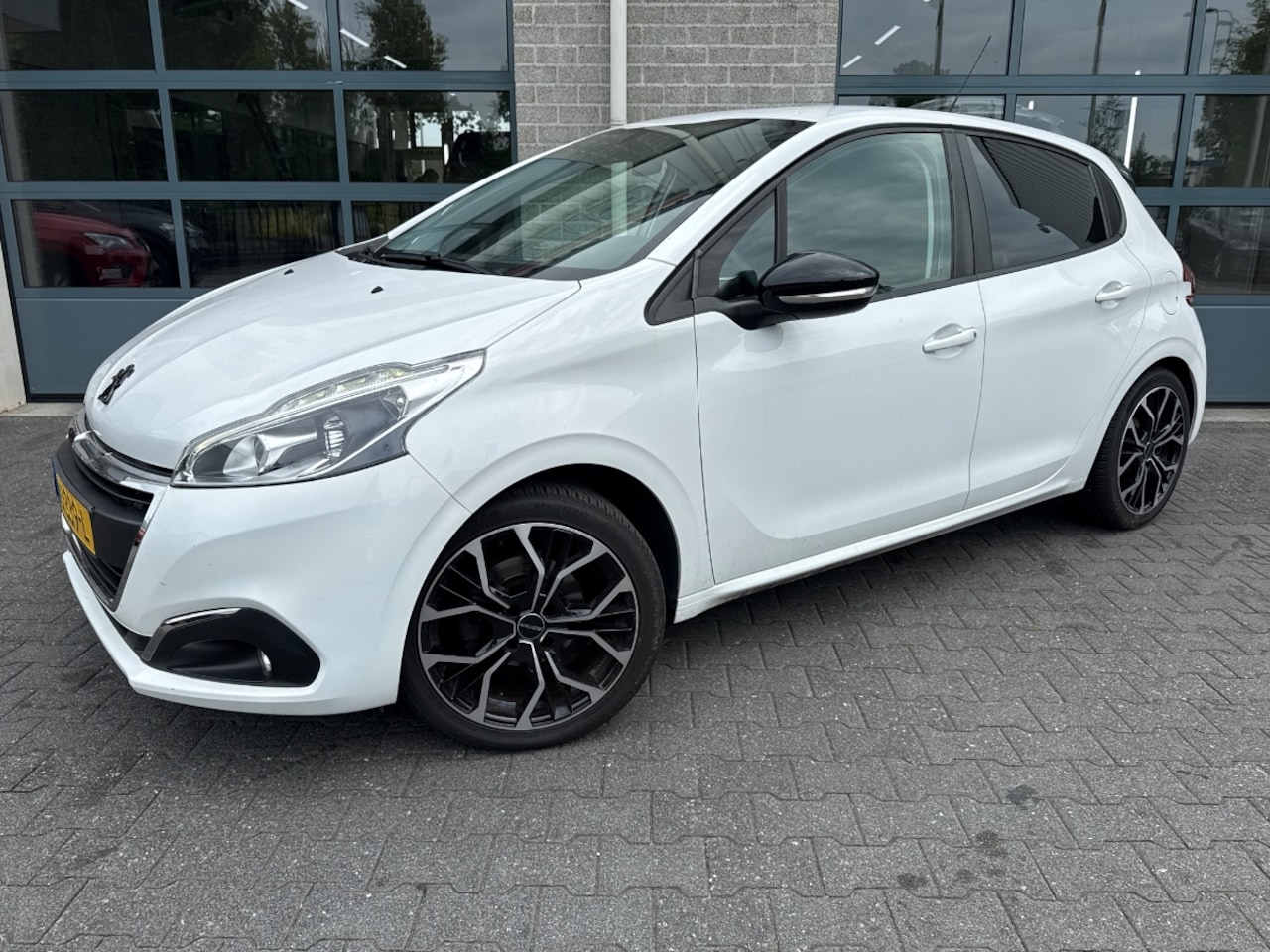 Peugeot 208 - 1.2 PureTech Blue Lion 1.2 PureTech Blue Lion - AutoWereld.nl