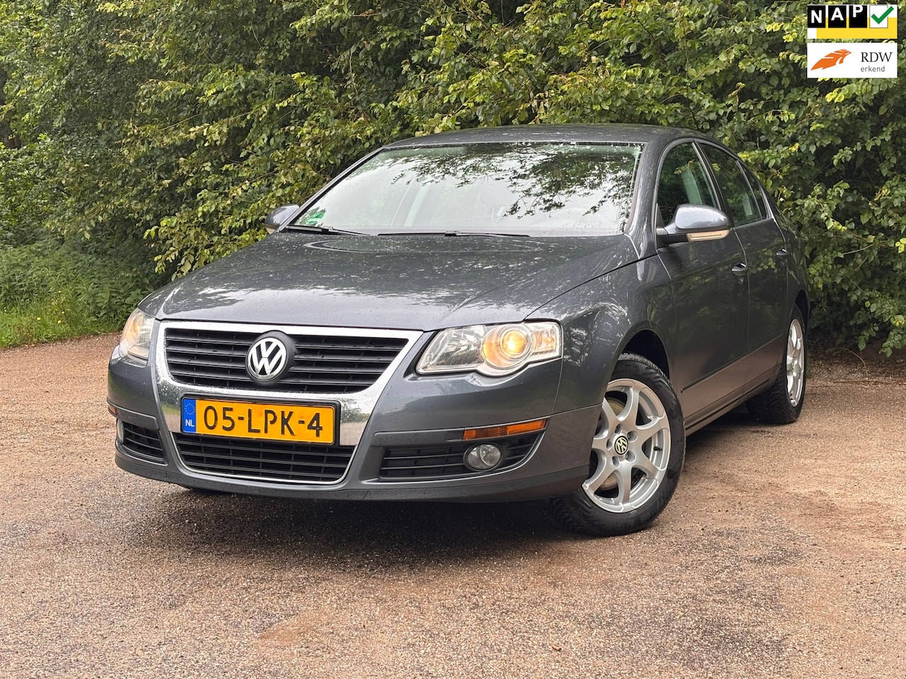 Volkswagen Passat - 1.4 TSI Trendline BlueMotion | Cruise + Airco Nu € 3.950,- !!! - AutoWereld.nl
