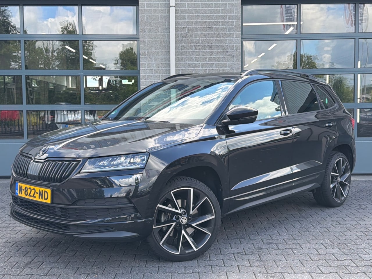 Skoda Karoq - 1.5 TSI ACT Sportline Business 1.5 TSI ACT Sportline Business - AutoWereld.nl