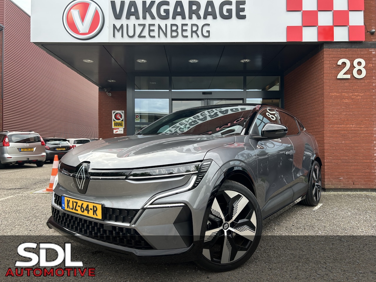 Renault Mégane E-Tech - EV40 Boost Charge Techno SOH 94% // GROOT NAVI + CARPLAY // FULL LED // CAMERA // CLIMA // - AutoWereld.nl