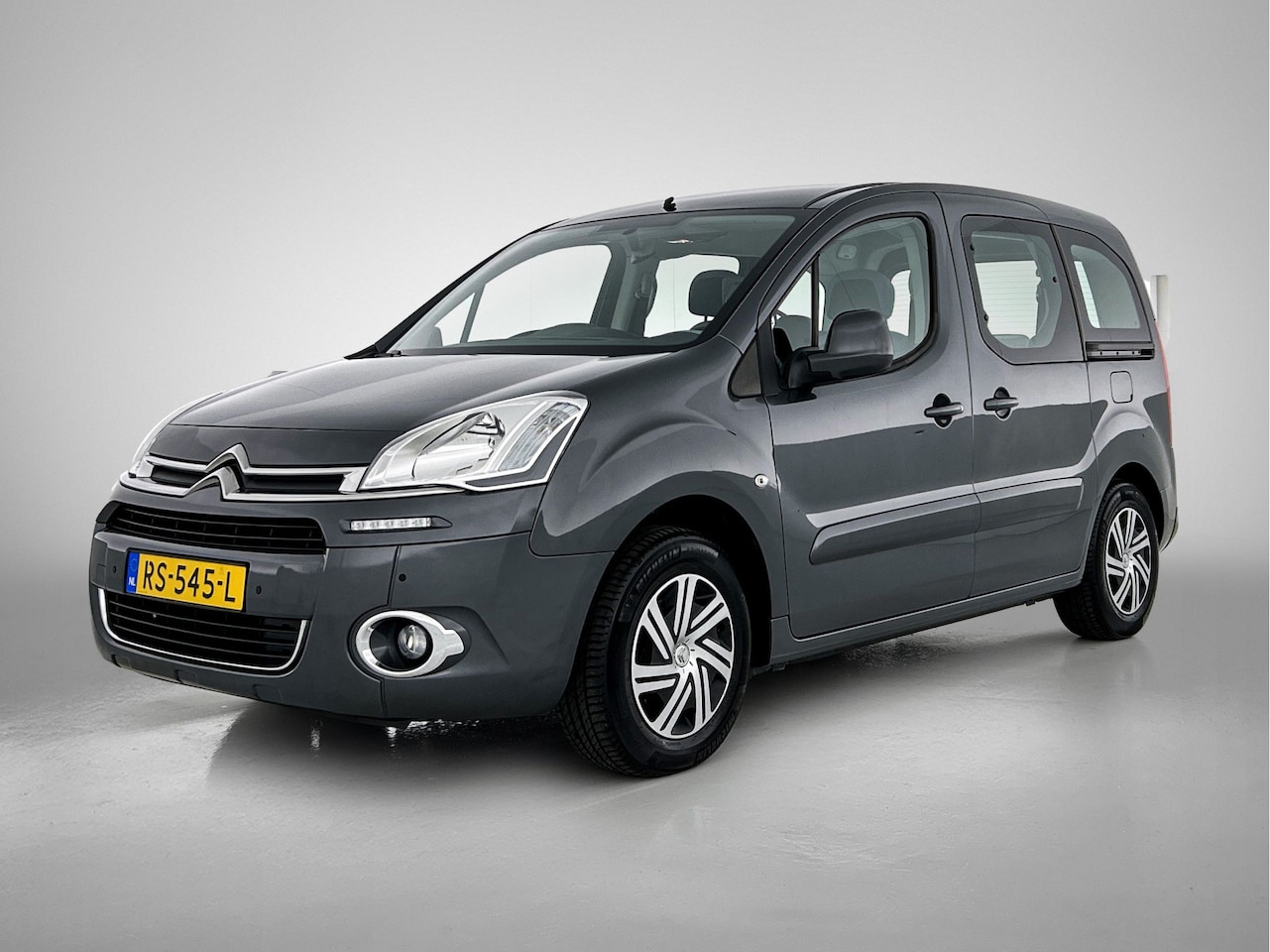 Citroën Berlingo - 1.6 VTi Tendance Rolstoelauto met Lier / Airco / Parkeersensoren - AutoWereld.nl
