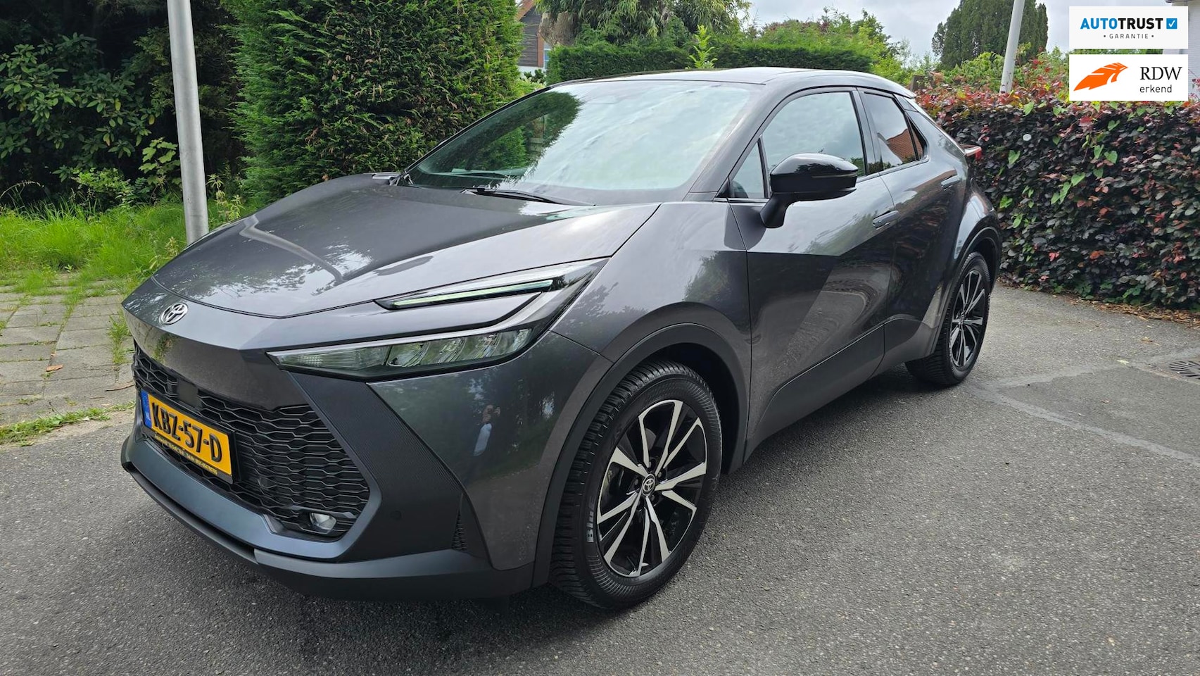 Toyota C-HR - 1.8 Hybrid 140 Dynamic**Automaat**Navigatie*Camera*Nw Model* 100% Schadevrije* Volledig BP - AutoWereld.nl