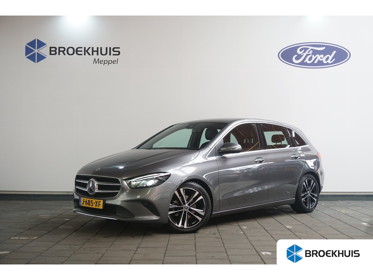 Mercedes-Benz B-klasse - 180 Premium | Achteruitrijcamera | Cruise control | Navigatie - AutoWereld.nl