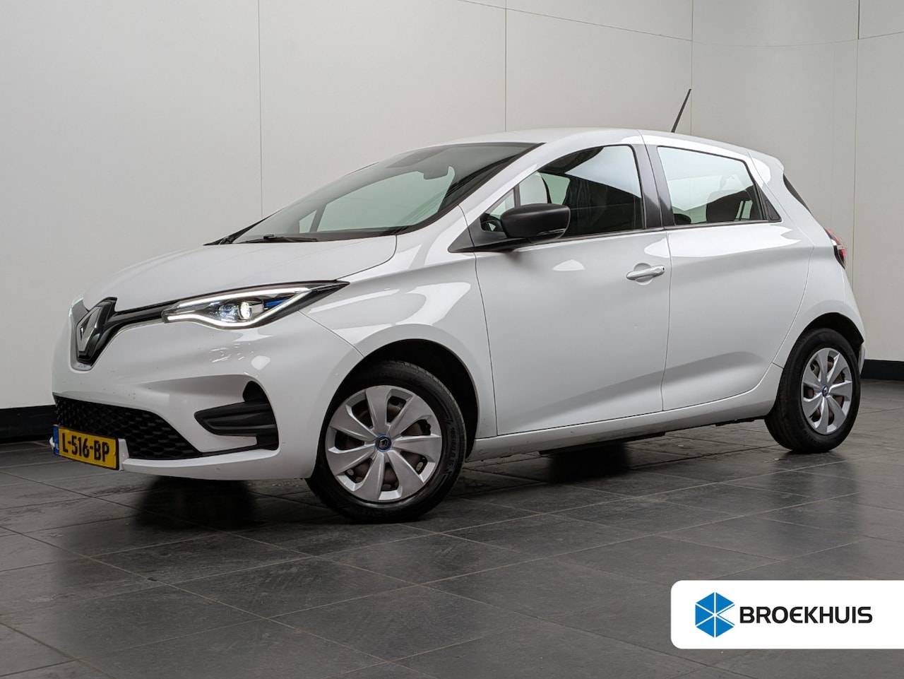 Renault Zoe - R110 Life Carshare 52 kWh l Incl koopaccu! l SOH 100% l Cr Control l Parkeersensoren l Nav - AutoWereld.nl