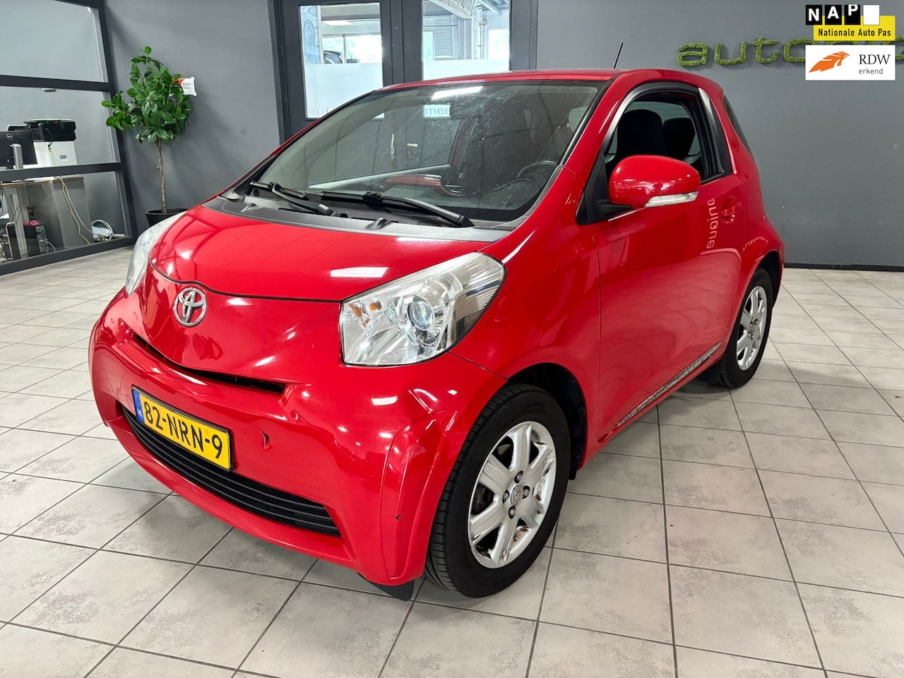 Toyota iQ - 1.0 VVTi Comfort DealerO.H./tr.haak - AutoWereld.nl