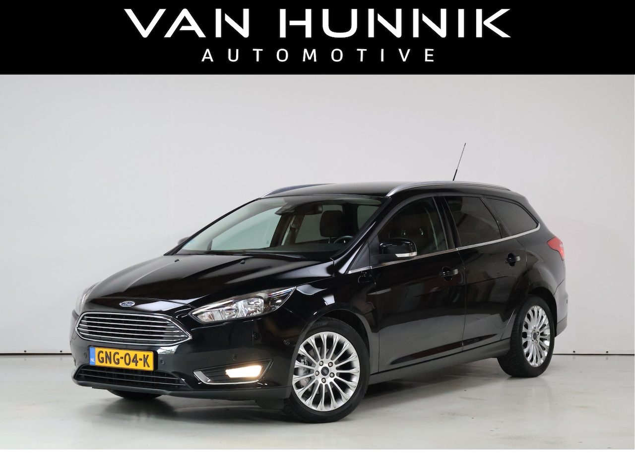 Ford Focus Wagon - 1.0 Titanium | Trekhaak | Stoel+voorruit verwarming | DB-Riem vervangen - AutoWereld.nl