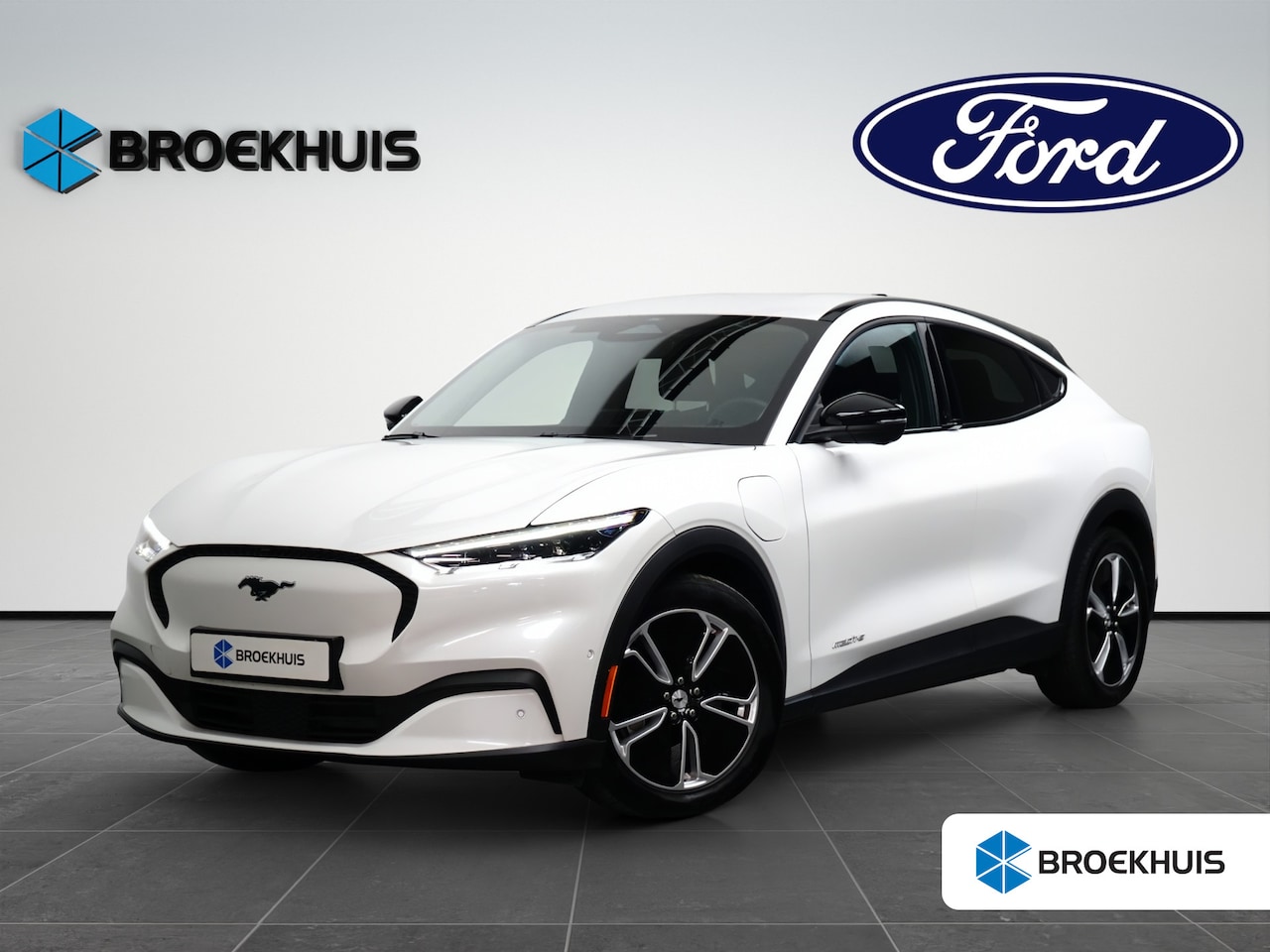 Ford Mustang Mach-E - RWD 75 kWh | 360 Camera | Adaptive Cruise | Winterpack | Star White Metallic | - AutoWereld.nl