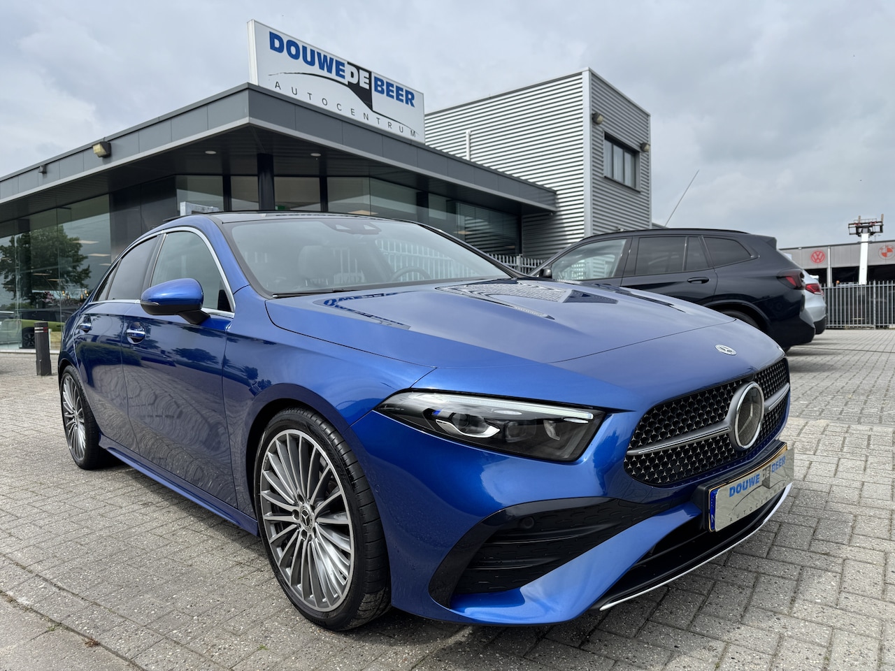 Mercedes-Benz A-klasse - 250 e AMG Line Panorama | Widescreen | Distronic - AutoWereld.nl