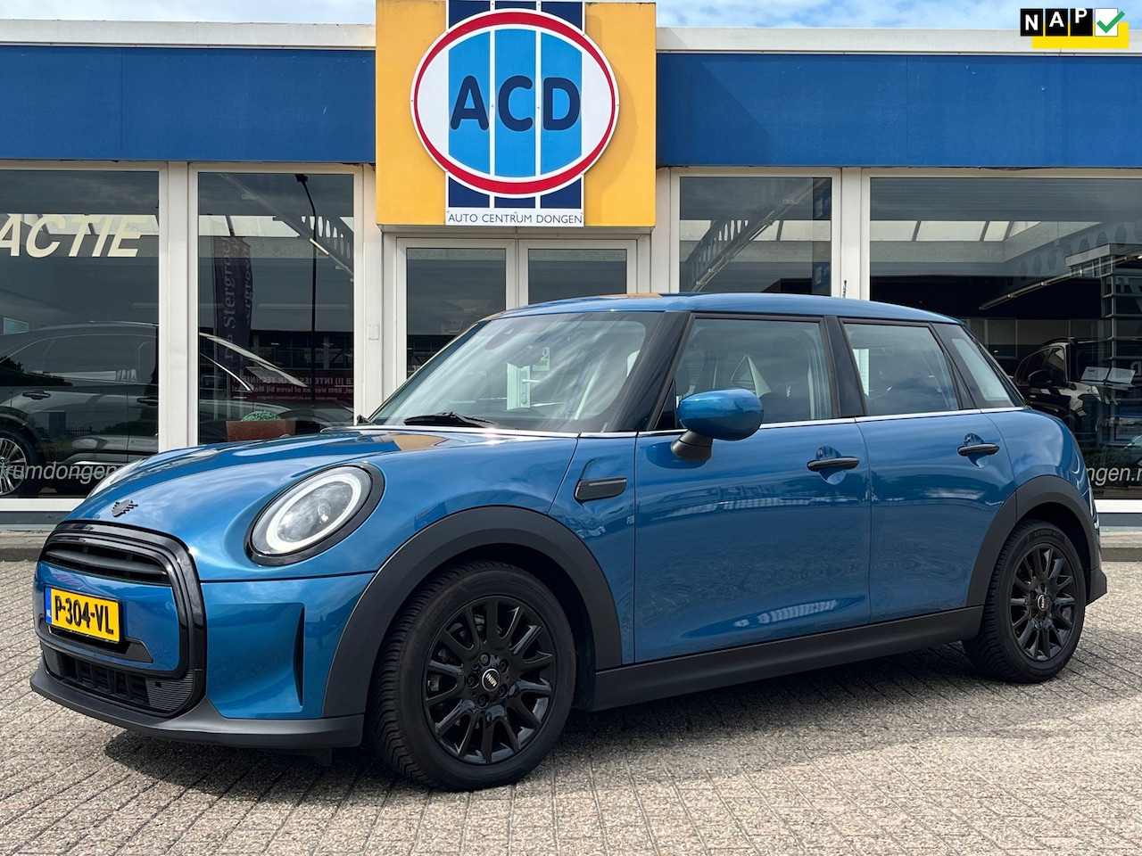 MINI 5-Deurs - 1.5 102PK Aut6. Cooper One Business Edition 5Drs | Orig. NL | Sport Leder int. | - AutoWereld.nl