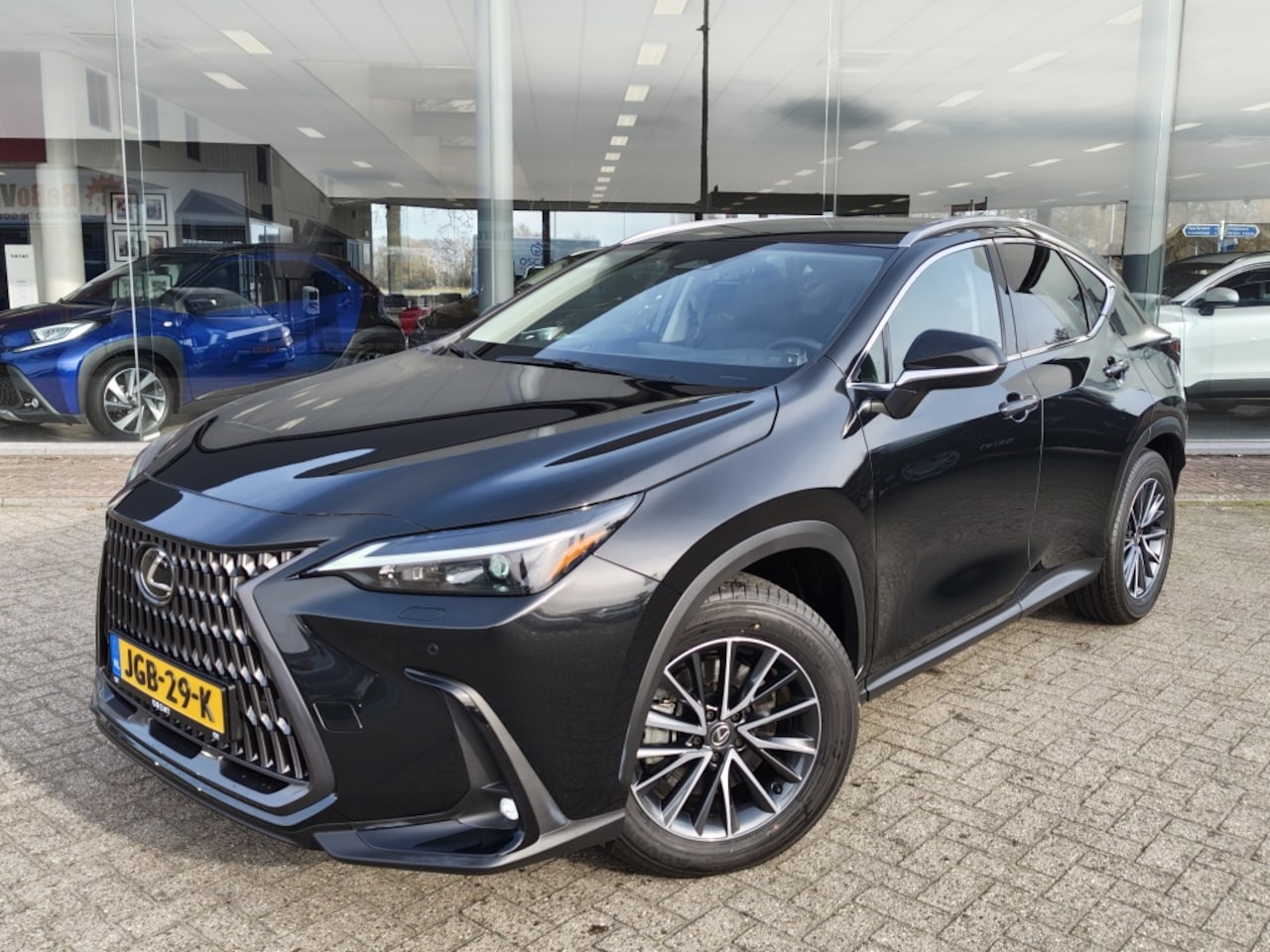 Lexus NX - 450h+ AWD Luxury Line | trekhaak | Stuur + stoelverwarming | - AutoWereld.nl