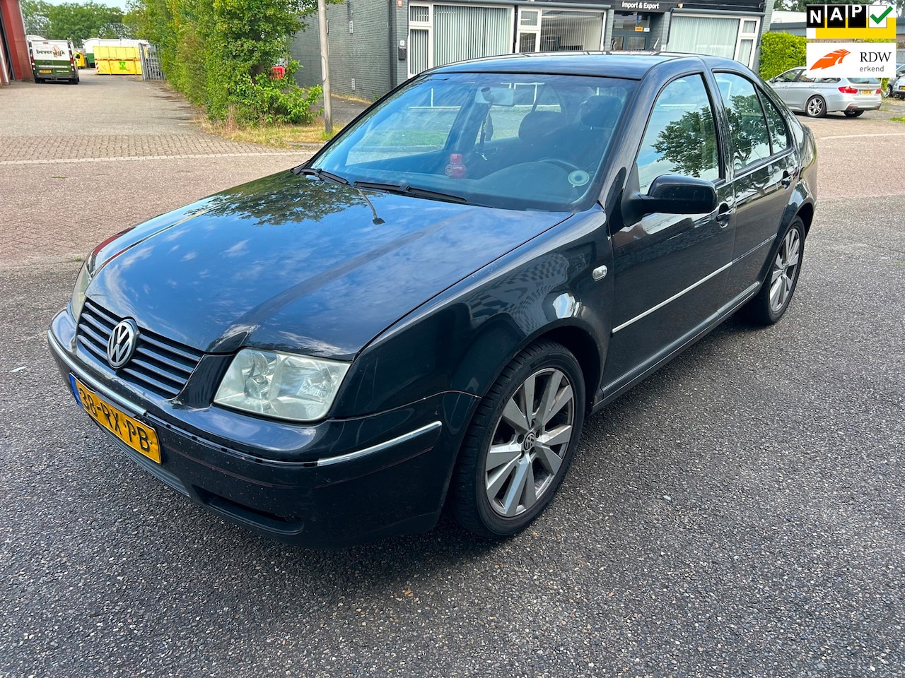 Volkswagen Bora - 1.6-16V Athene Airco Cruise controle NL-Auto Apk 11-2026 - AutoWereld.nl