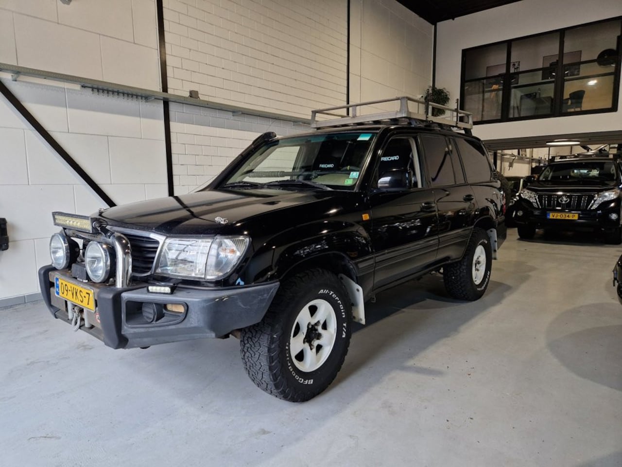 Toyota Land Cruiser 100 - LandCruiser 4.2 VX Handbak DAKAR - AutoWereld.nl