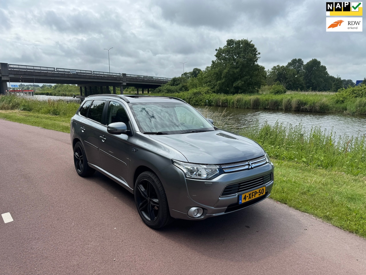 Mitsubishi Outlander - 2.0 PHEV Instyle|Pano|Leder|Luxe| - AutoWereld.nl