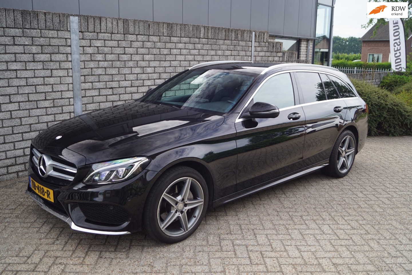 Mercedes-Benz C-klasse Estate - 180 Edition 1 Autom Leder Sportst Stoelverw Navi Camera Clima Cruise x PDC LED Kopl Apple - AutoWereld.nl
