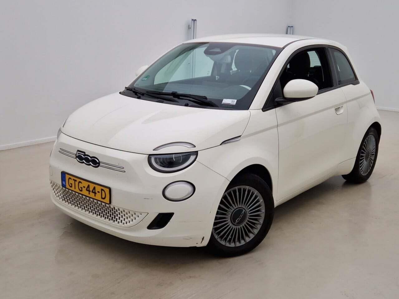 Fiat 500 - 3+1 Icon 42kWh/Automaat/Navi/PDC/LED - AutoWereld.nl