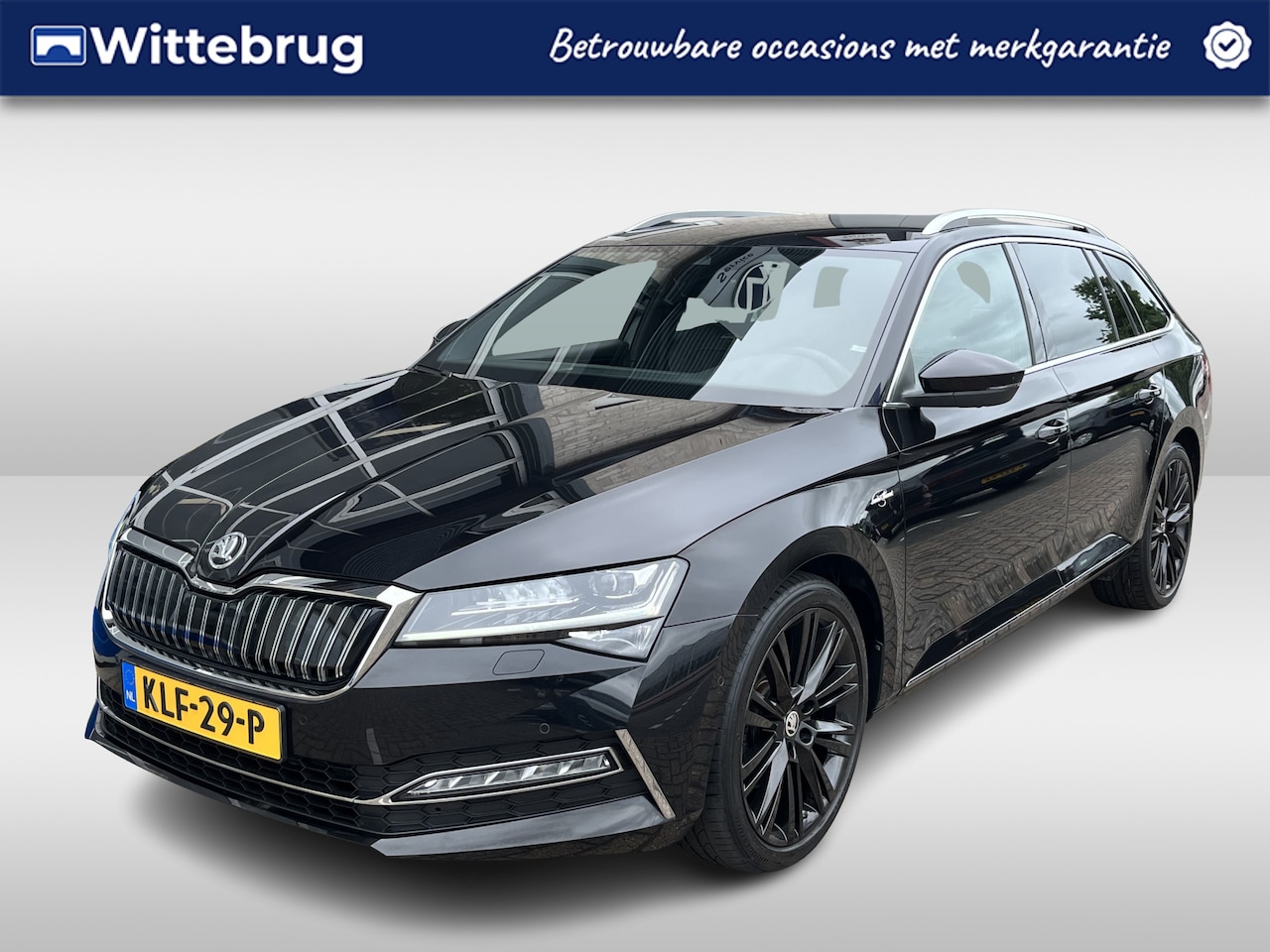 Skoda Superb Combi - 1.4 TSI iV Laurin & Klement / AUTOMAAT/ LEER/ TREKHAAK/ STANDKACHEL/ DCC/ ACC/ PARK.SENSOR - AutoWereld.nl