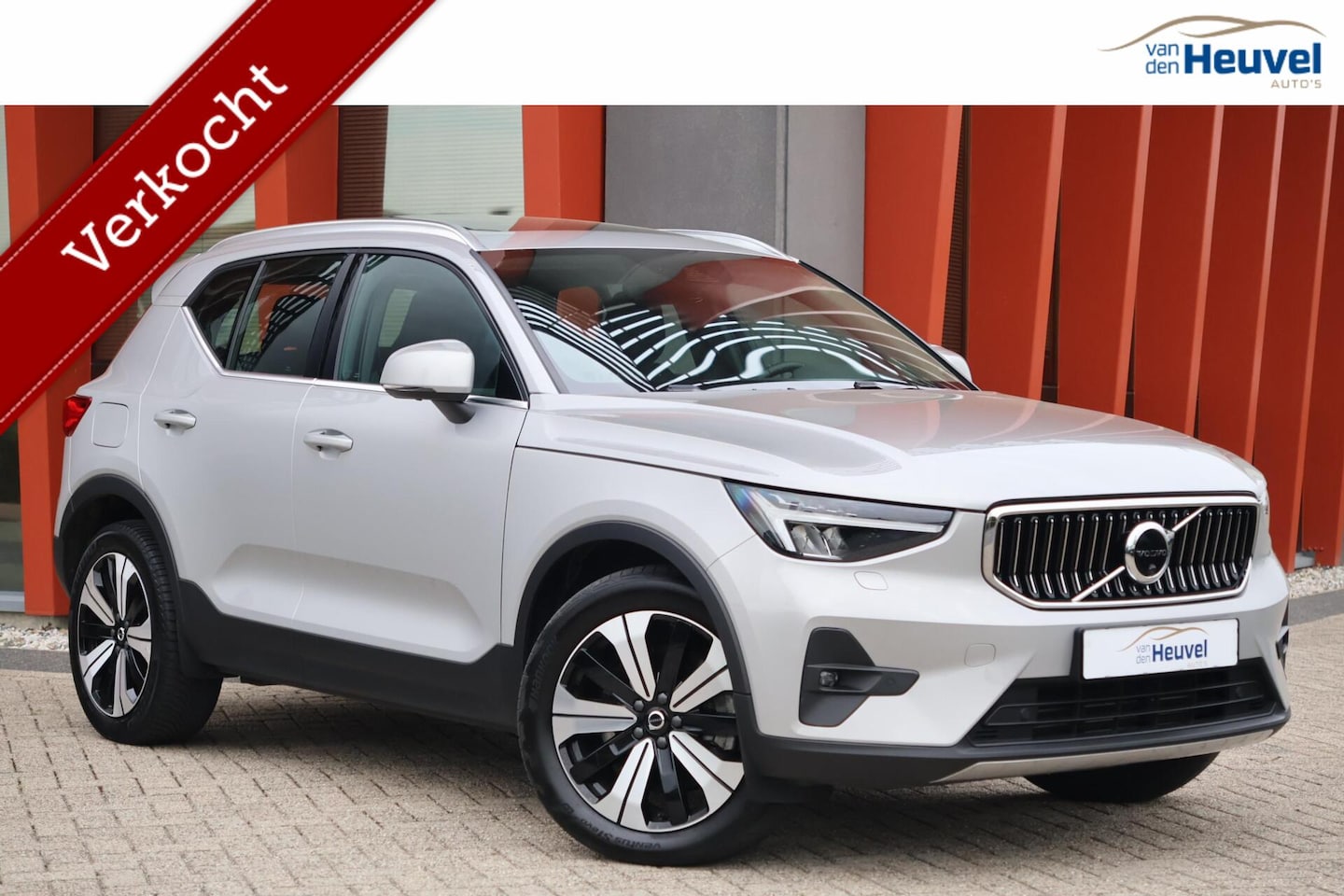 Volvo XC40 - T5 Recharge Ultimate Bright | Stoelverwarming | Trekhaak | Leder | 360° Camera | H/K | Pan - AutoWereld.nl