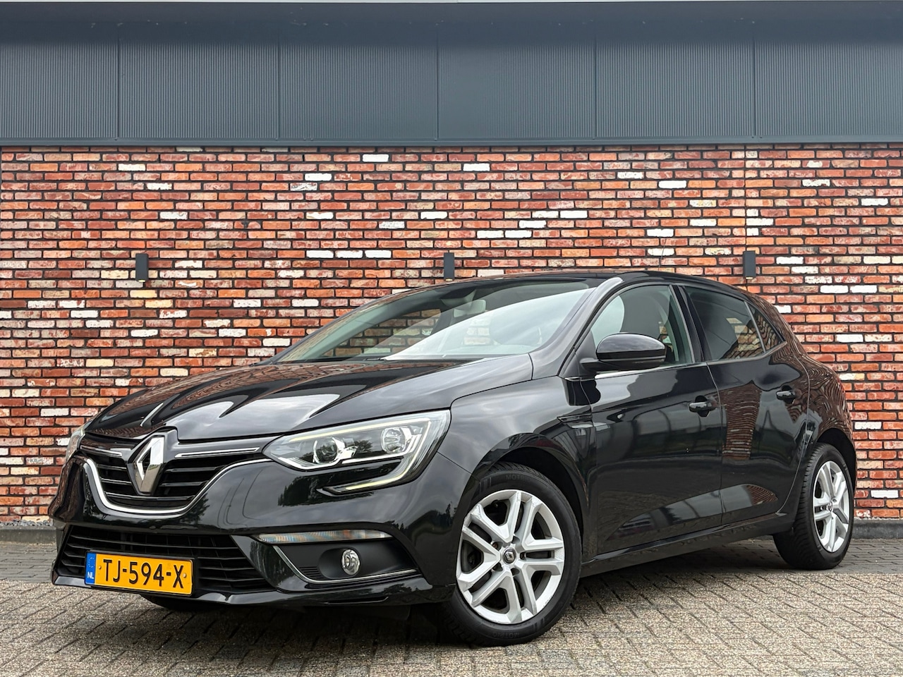 Renault Mégane - 1.3 TCe Zen Nav/Cruise Clima LMV Orig.NL Voll.Onderhouden! - AutoWereld.nl
