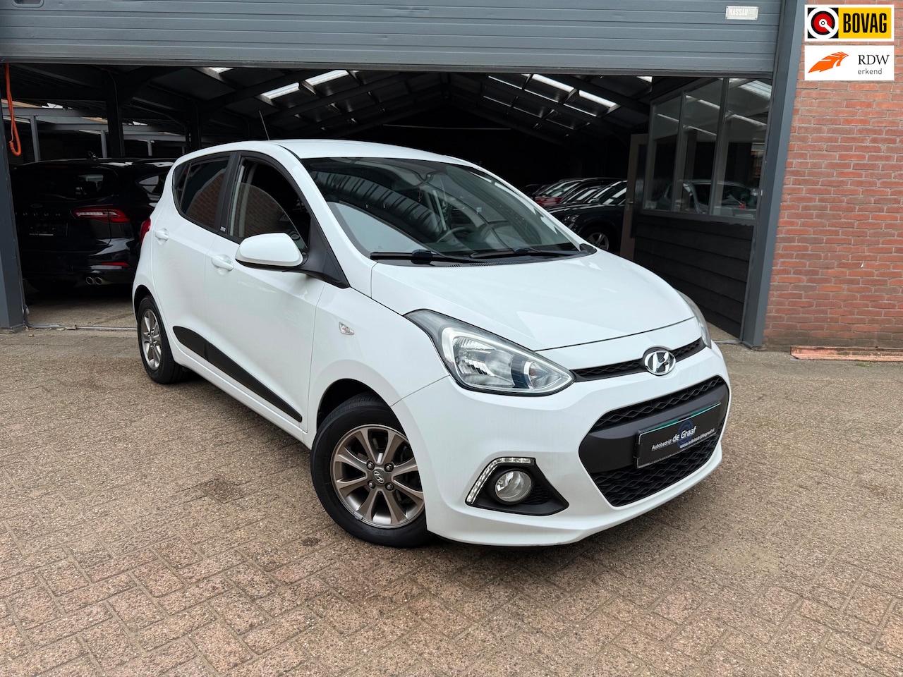 Hyundai i10 - 1.2|4-CILINDER/AIRCO/CRUISE/BLUETOOH/STOELVRW - AutoWereld.nl