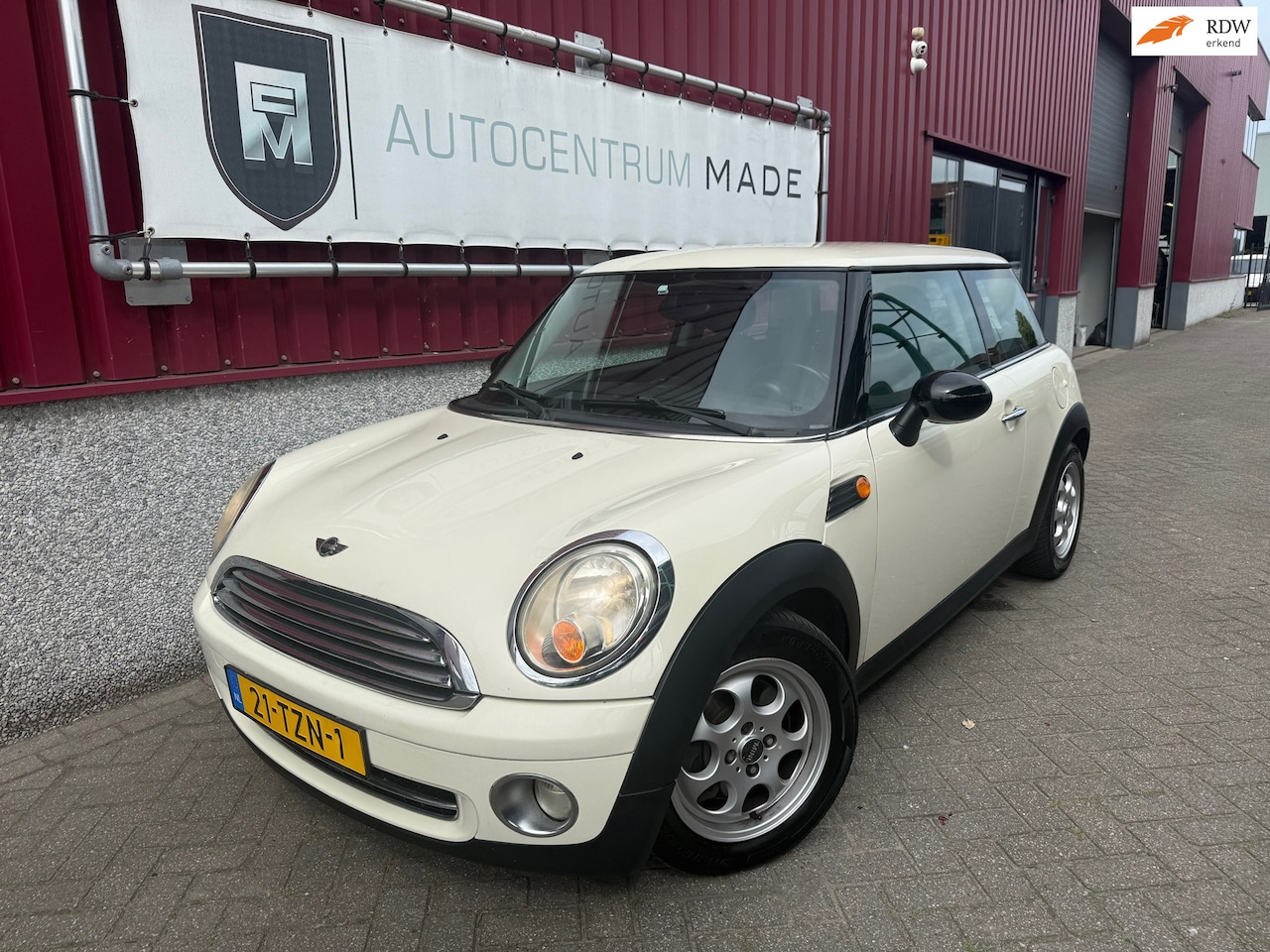 MINI 3-Deurs - 1.4 One Salt // Airco // 150 DKM - AutoWereld.nl