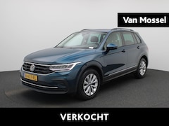 Volkswagen Tiguan - 1.5 TSI Life 150 PK | Automaat | Navigatie Pro | Parkeersensoren | Climate Control | Adapt