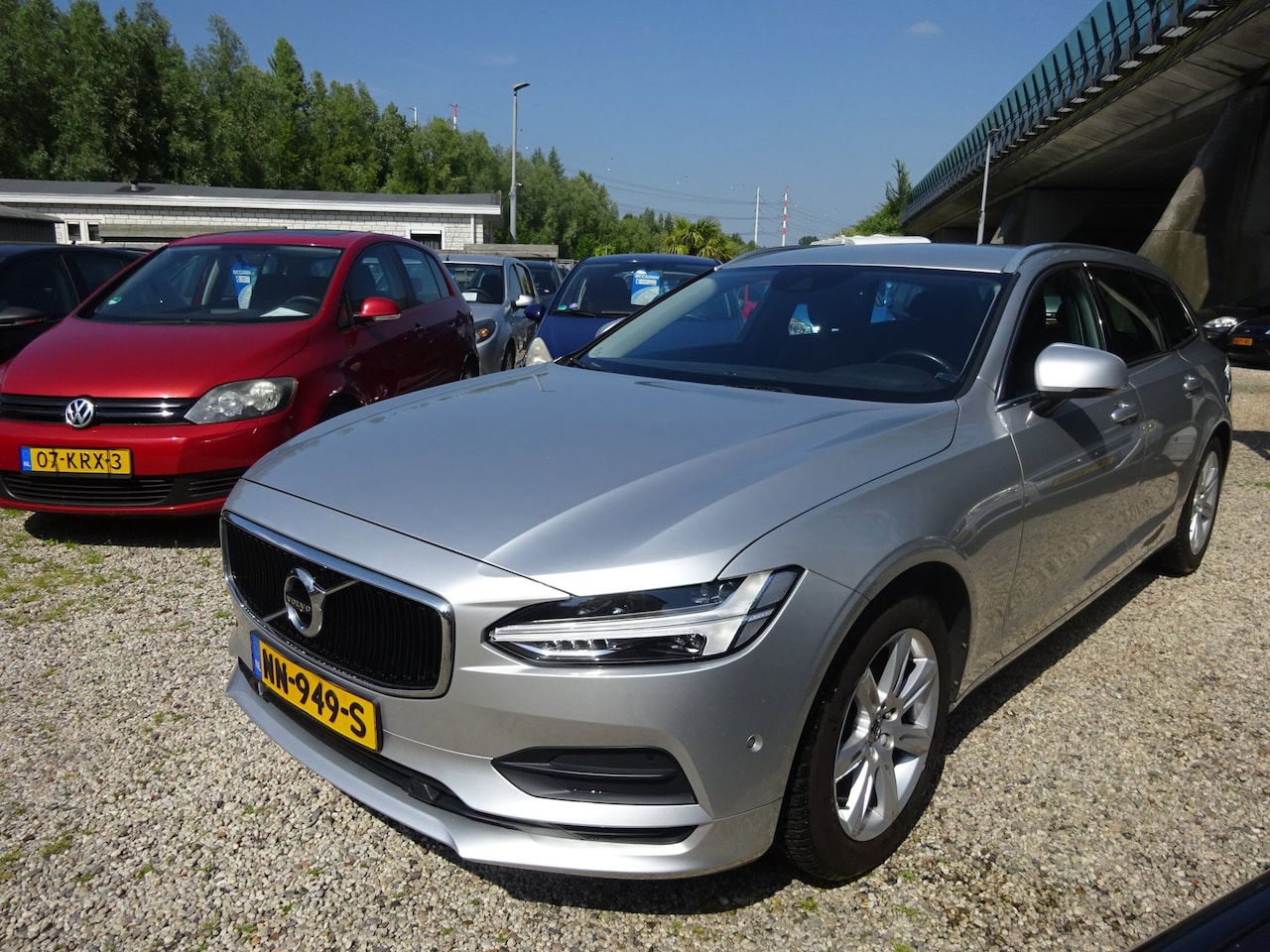 Volvo V90 - 2.0 D4 Momentum. Full options. o.a Cruise & climate control - AutoWereld.nl