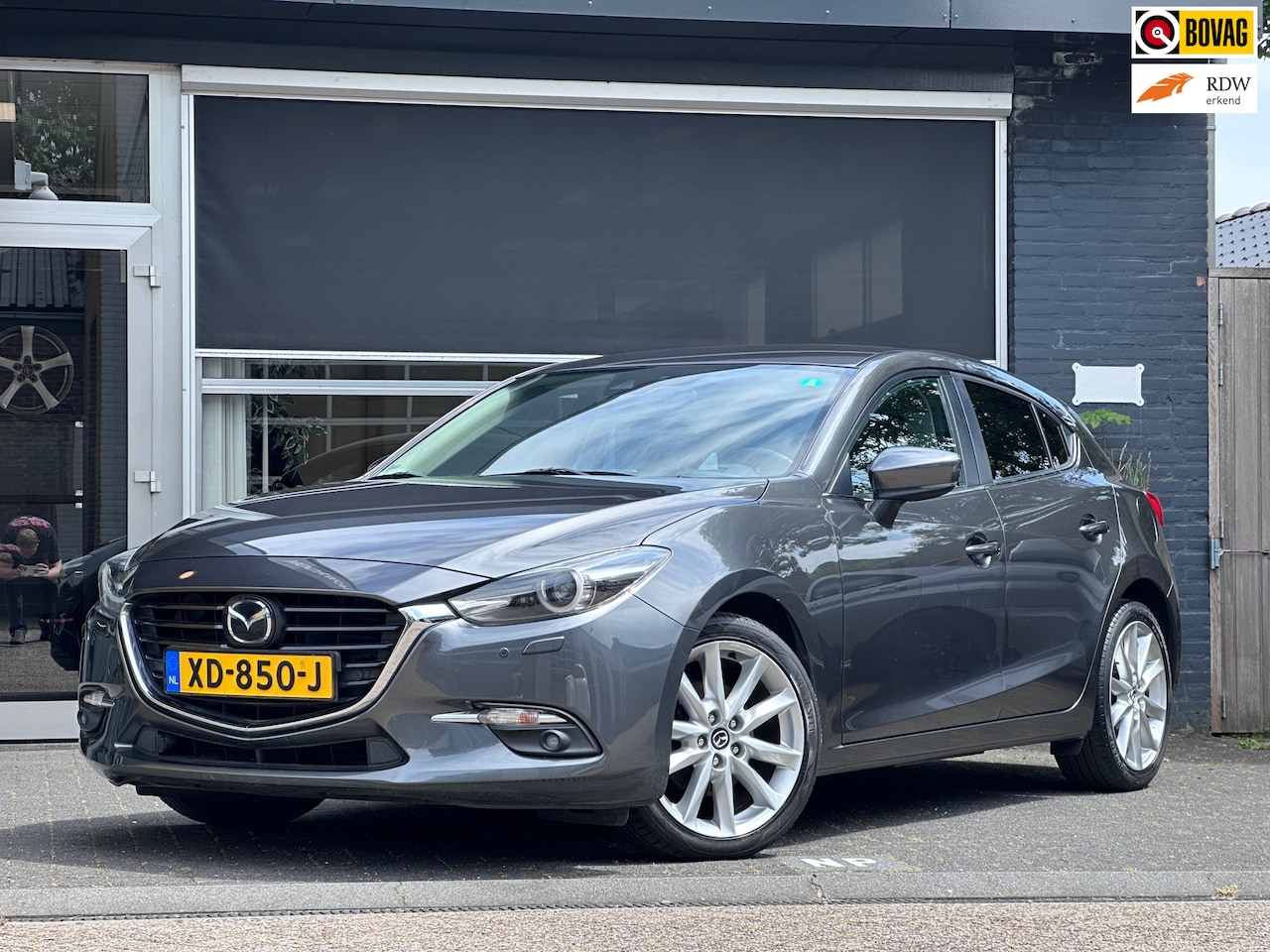 Mazda 3 - 2.0 SkyActiv-G 165 GT-M ACC / LANE / BOSE / CLIMA / NAVI - AutoWereld.nl