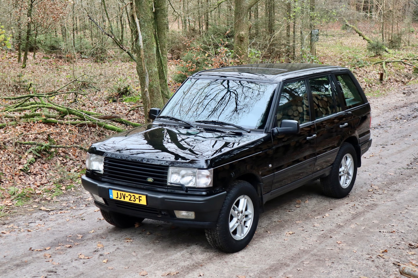 Land Rover Range Rover - P38 4.6 HSE | 1999 | Java Black | Blijvende youngtimer - AutoWereld.nl