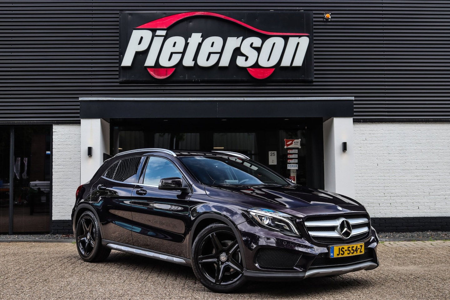 Mercedes-Benz GLA-Klasse - 200 AMG NAP FACELIFT XENON NL AUTO - AutoWereld.nl